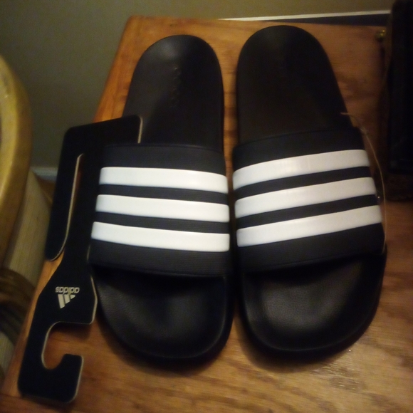 Men's Adidas shoes - Picture 1 of 1